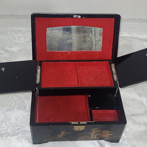 Vintage Japanese Lacquer Jewelry Box Rosewood Brass Inlay Red Velvet Mid Century - Picture 7 of 8